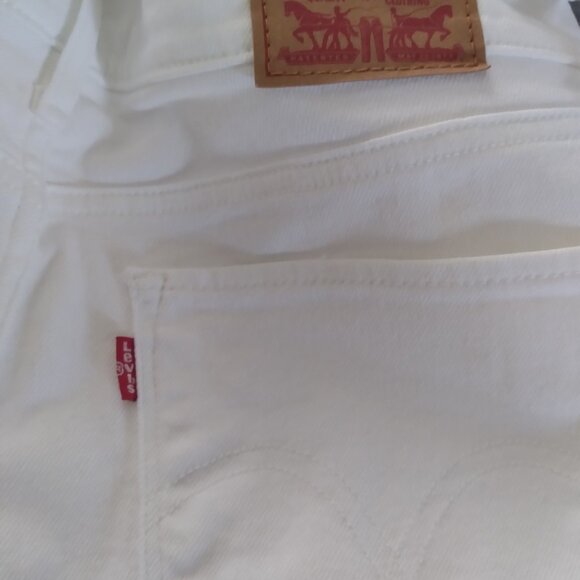 Levi Strauss & Co. Size 8 ( 29) classic straight white jeans , W29, Length 30 - Picture 5 of 5